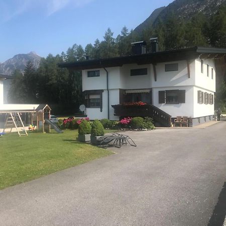 Ferienwohnungen Schleich Nassereith Exteriör bild