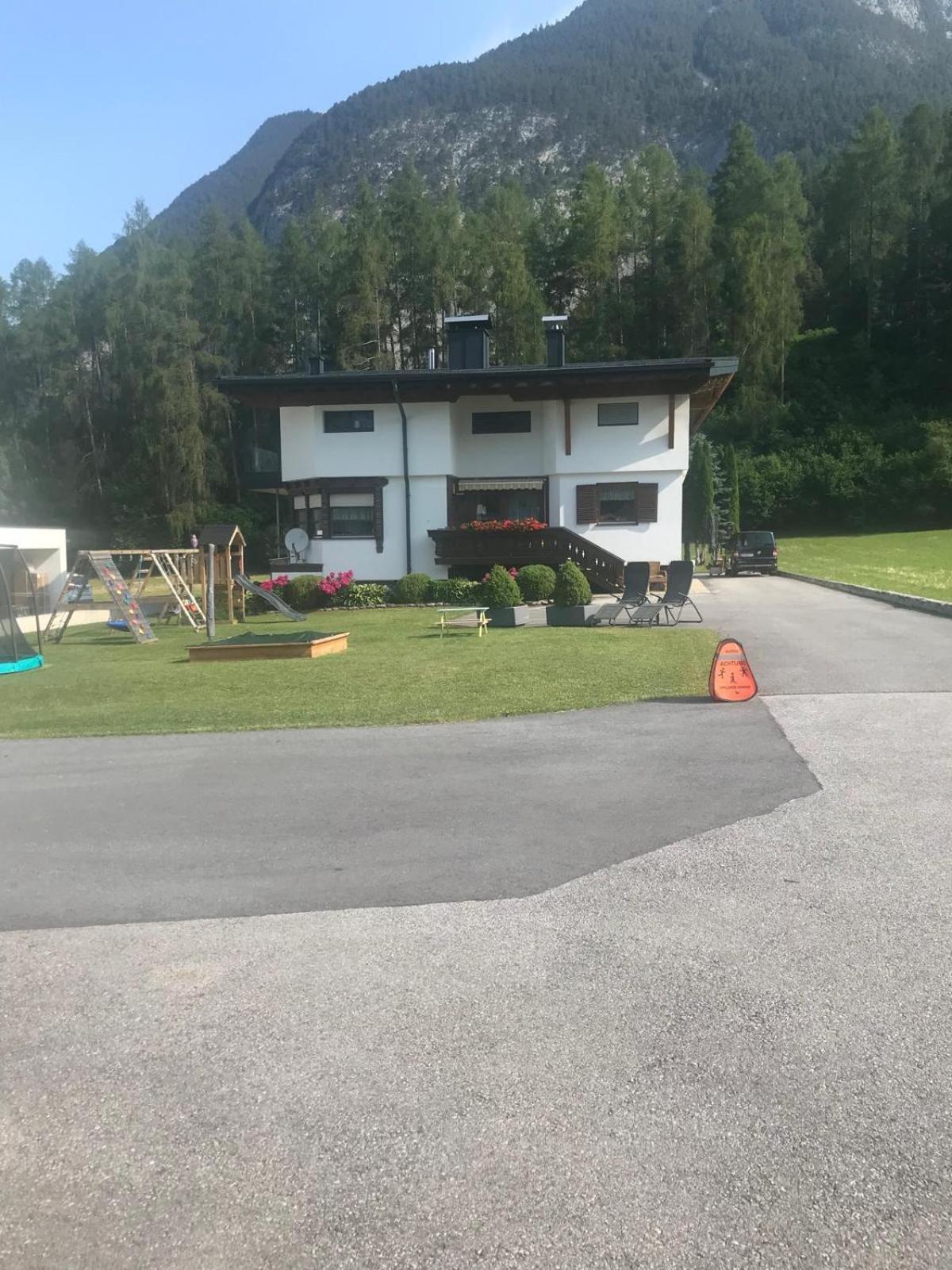 Ferienwohnungen Schleich Nassereith Exteriör bild